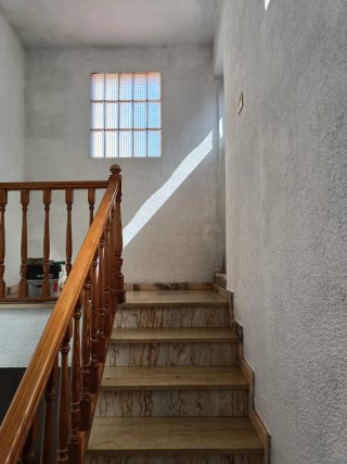CASA ADOSADA DE 282 m2 CON PATIO DE 80 m2, TERRAZA