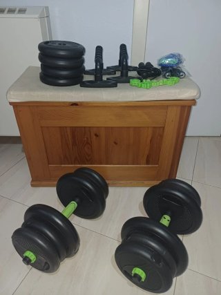 Juego de pesas y accesorios fitness