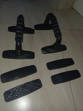 Juego de pesas y accesorios fitness