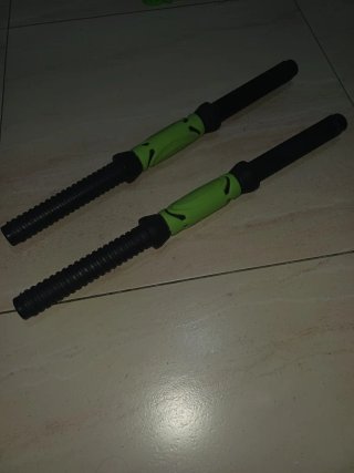 Juego de pesas y accesorios fitness