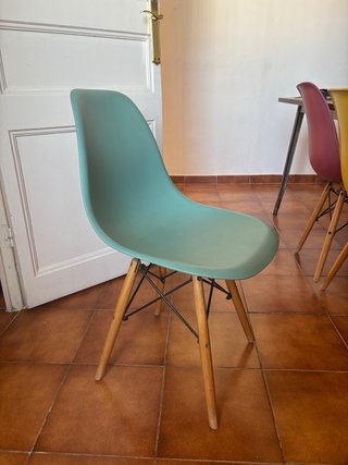 6 Sillas Eames Tower Rojas, Azules, Amarillas