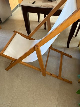 Hamaca de madera con tela desmontable. Y robusta.