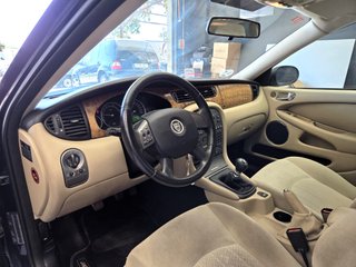 Jaguar X-Type 2.2D Classic 4p.