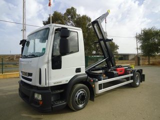 Iveco EUROCARGO 120 E 25-CAMIONES GANCHO PORTACONT
