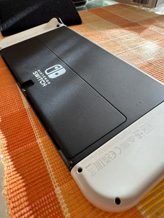Nintendo Switch OLED come nuova con accessori