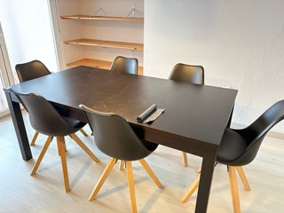 Mesa de comedor moderna