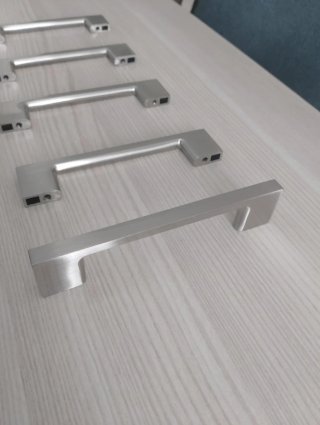 20 MANIGLIE in acciaio inox,per mobili, NUOVE