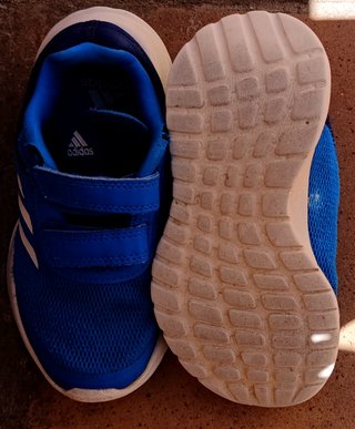 Zapatillas Adidas niño talla 30