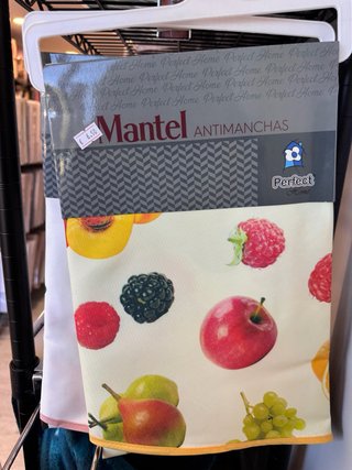 Manteles redondos antimanchas 150x150 cm