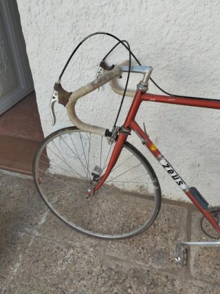 Bicicleta Zeus Roja
