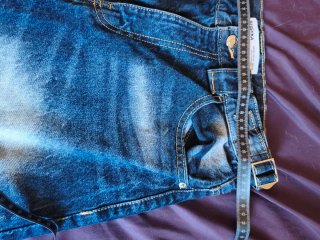Pantalón vaquero ancho desgastado