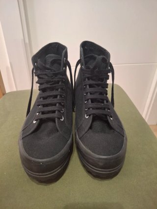 Zapatillas Superga caña alta negras