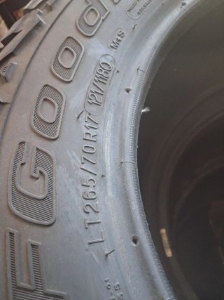 Neumáticos BFGoodrich 265/70 R17 solo mil kltrs