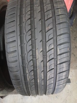 Neumático 225/40ZRF18 92Y