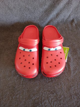Zuecos Crocs Rayo McQueen Talla 45-46 Nuevos