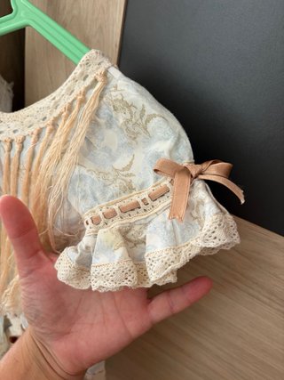 Traje de flamenca beige y azul