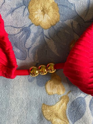 Triangolo Calzedonia rosso con perline