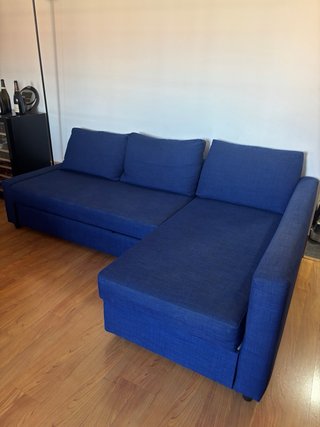 SOFA FRIHETEN AZUL MARINO.