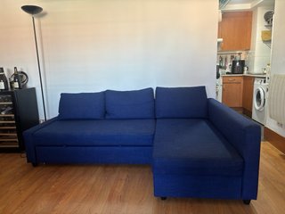 SOFA FRIHETEN AZUL MARINO.