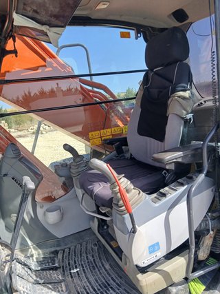 Retroexcavadora Hitachi ZX210-5B