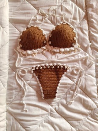 Traje de baño tejido a mano crochet conchas