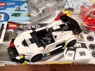 LEGO Lotto 4 pezzi: 60325, 31145, 76900, 42147