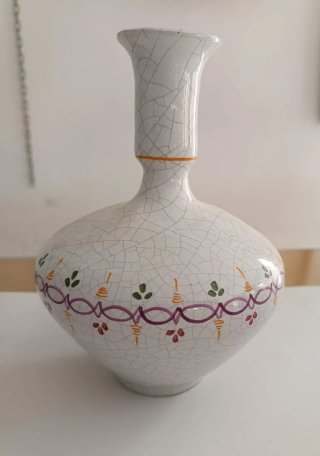 Nuovi vasi di ceramica