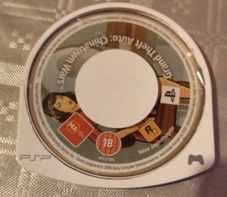 Lote 22 artículos PSP: juegos, UMD y películas.