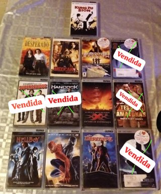 Lote 22 artículos PSP: juegos, UMD y películas.