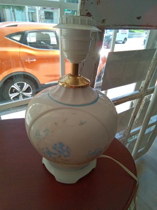 Lámpara de mesa de porcelana floral