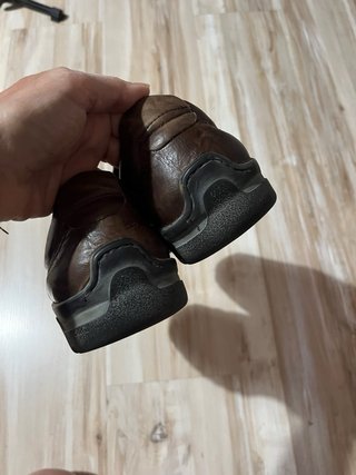 Zapatos de piel marrones