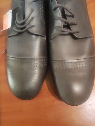 Zapatos grises de vestir