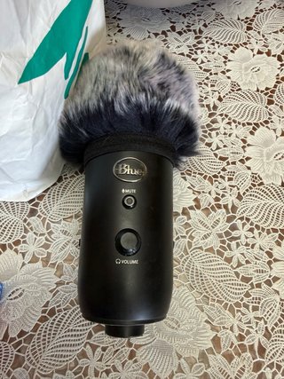 Micrófono Blue Yeti Negro con Brazo blue yeti