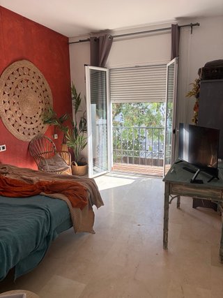 SE ALQUILA HABITACION MARBELLA PUERTO BANUS