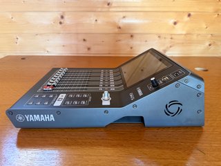 Mixer Yamaha DM3 a 16 canali
