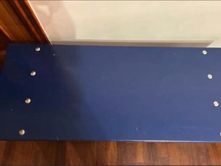 Mesa azul y gris madera y metal