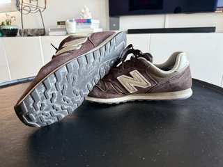 New Balance 373