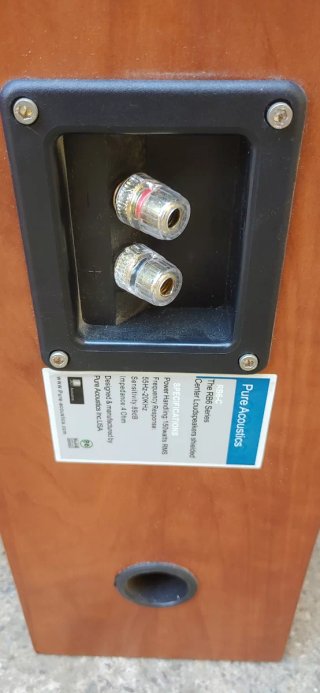 Altavoces de columna y receptor AV