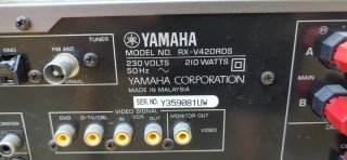 Altavoces de columna y receptor AV