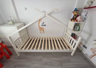 Cama infantil blanca tipo casita