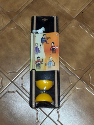 Diábolo Amarillo con Palos y Cuerda