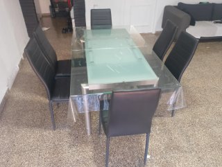 Mesa de cristal con 6 sillas