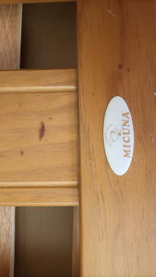 Cuna madera cerezo con colchón y ropa