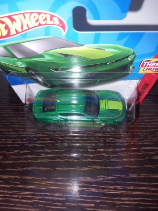 Hot Wheels '18 Camaro SS Verde