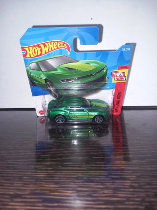 Hot Wheels '18 Camaro SS Verde