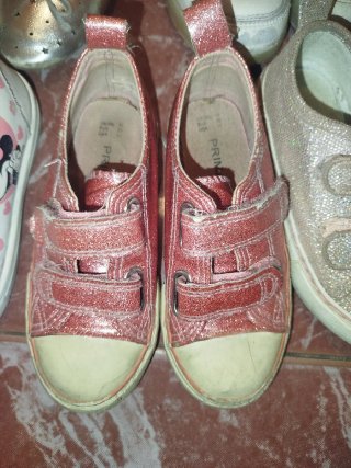 Lote Zapatillas Niña Talla 28