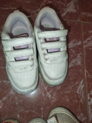 Lote Zapatillas Niña Talla 28