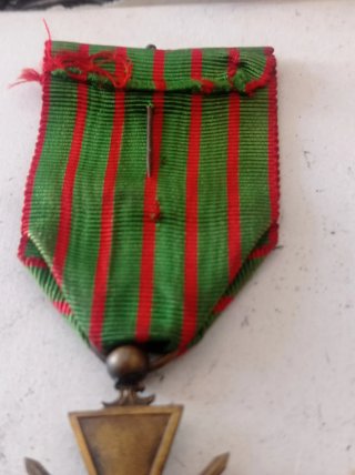 Cruz de Guerra c/ estrela bronze