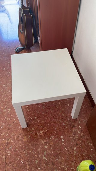 Mesita de café blanca de madera