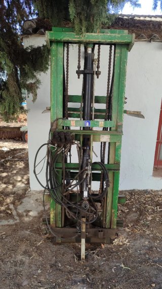 Torito elevador para tractor